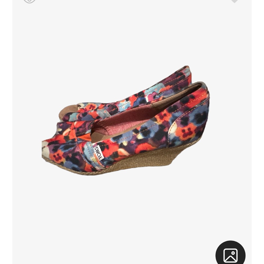 Multicolored wedges